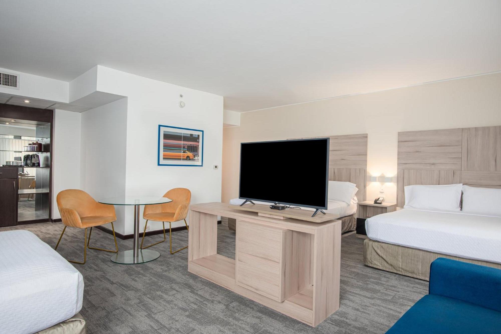 Crowne Plaza By Ihg 5*