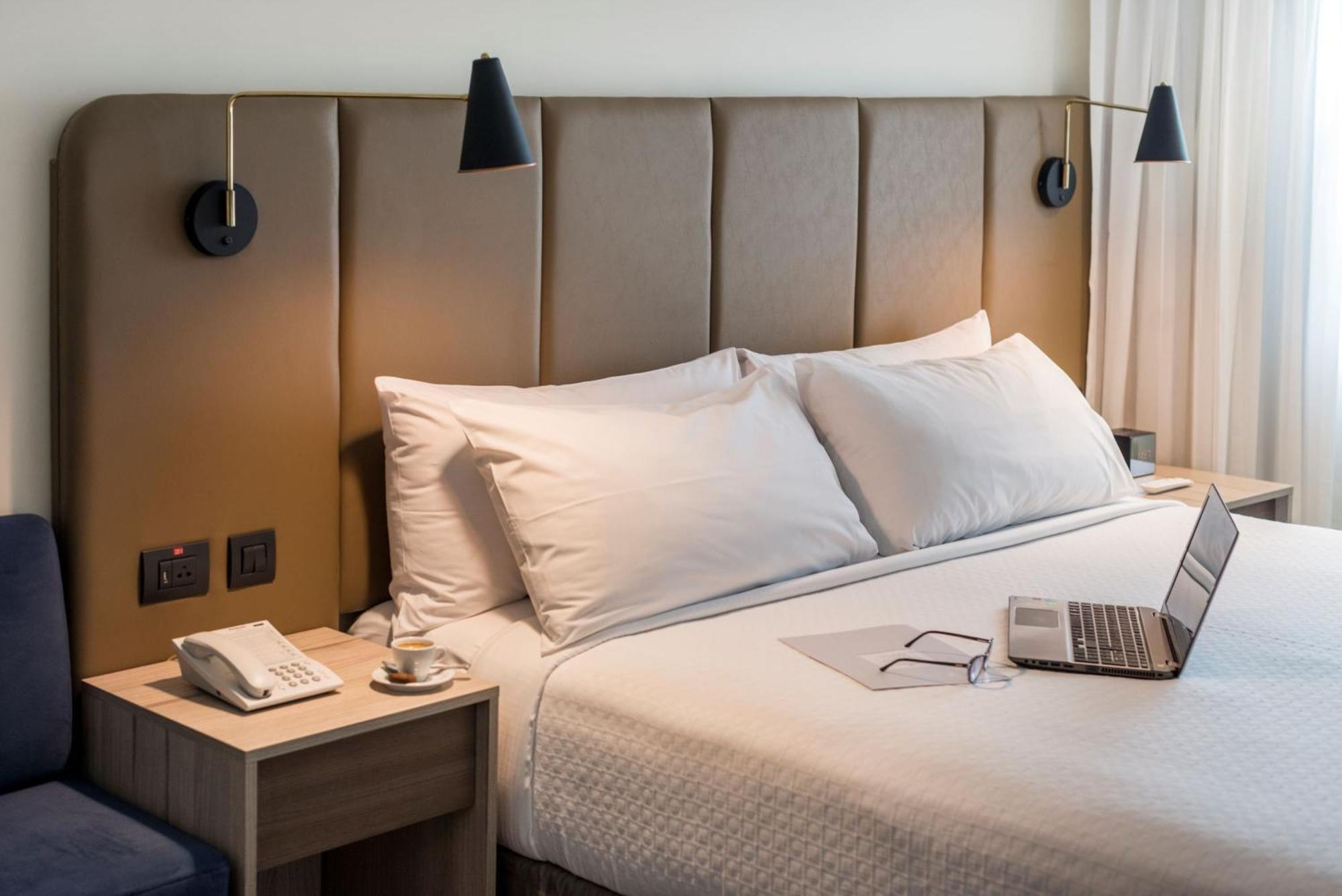 Crowne Plaza By Ihg Hotel 5*