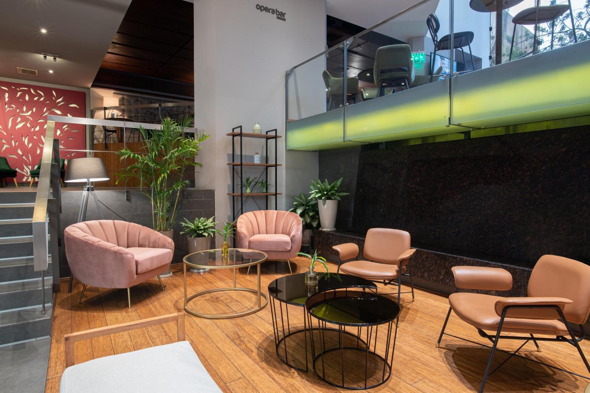 Crowne Plaza By Ihg Hotel