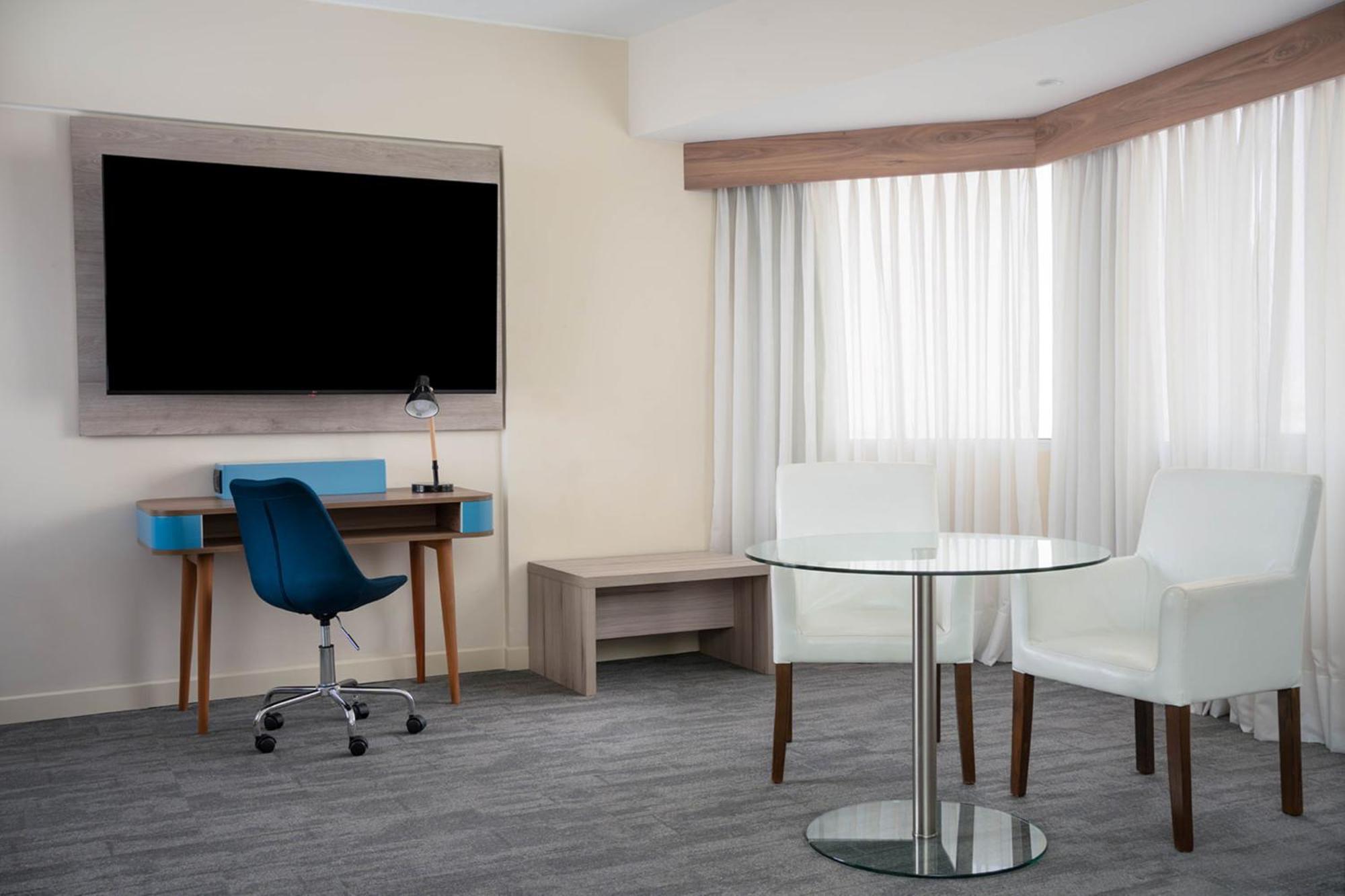 Crowne Plaza By Ihg 5*