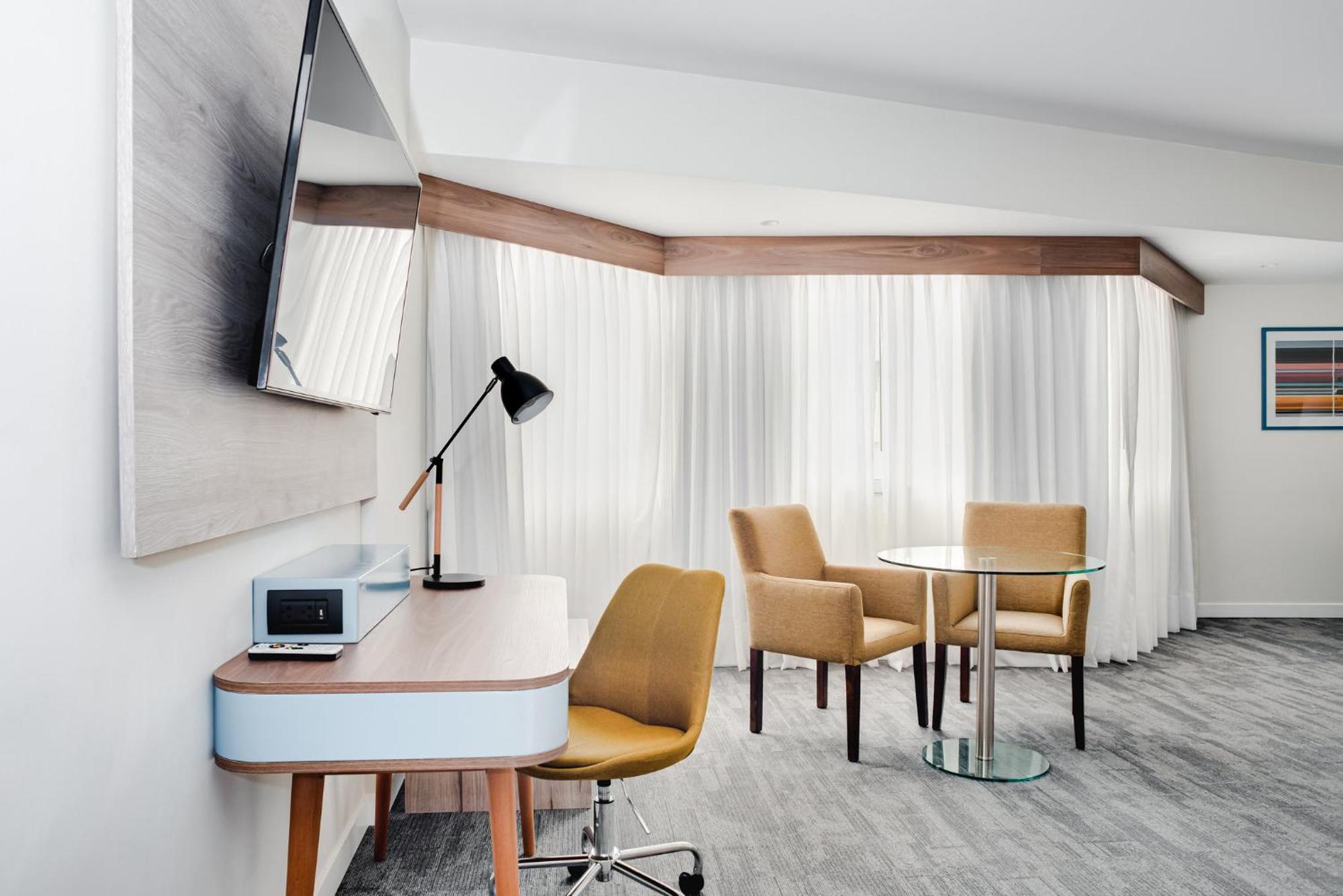 Crowne Plaza By Ihg Hotel