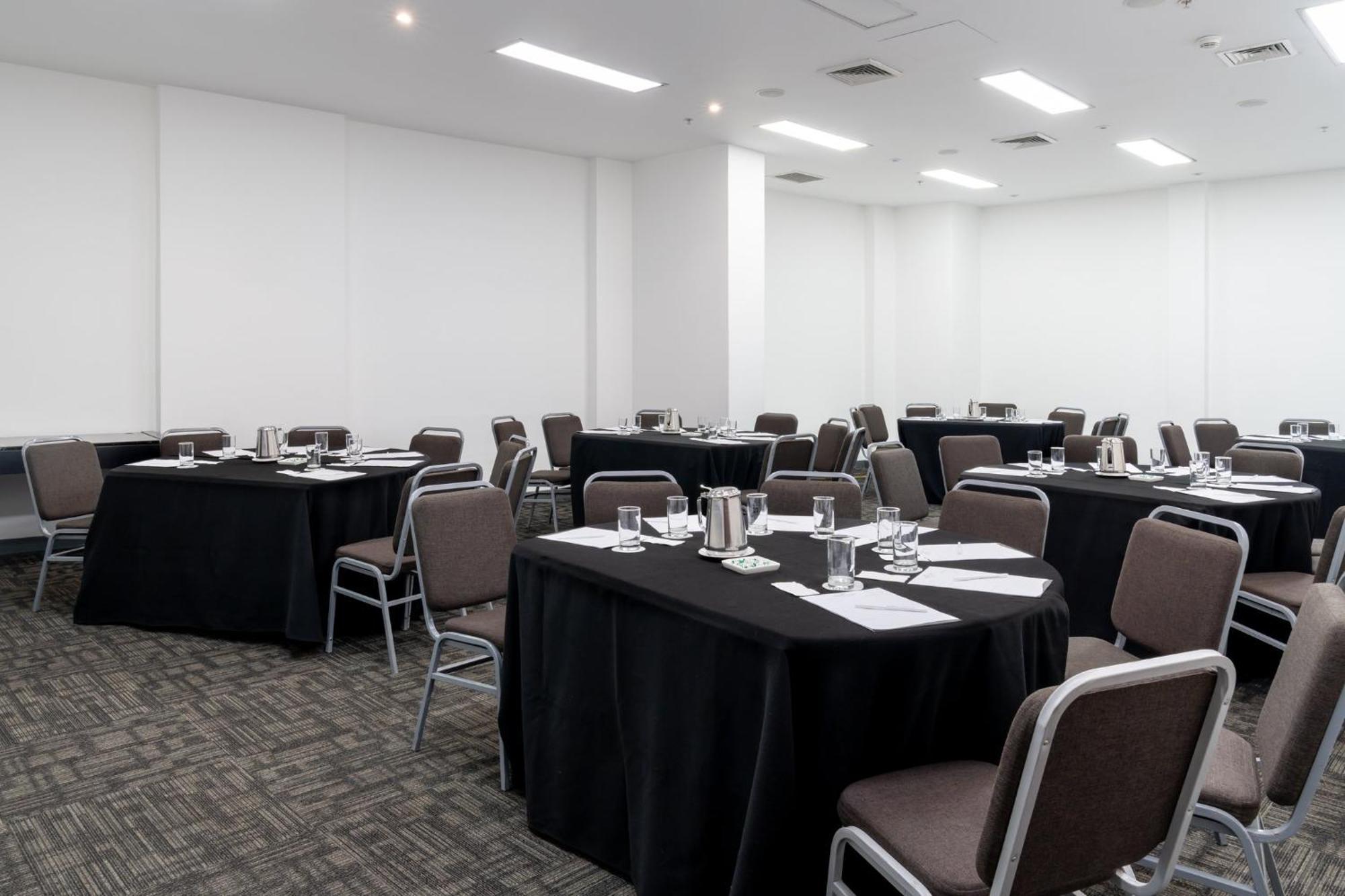 Crowne Plaza By Ihg 5*